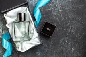 عطر مگاماره گزینه‌ای مناسب برای هدیه است