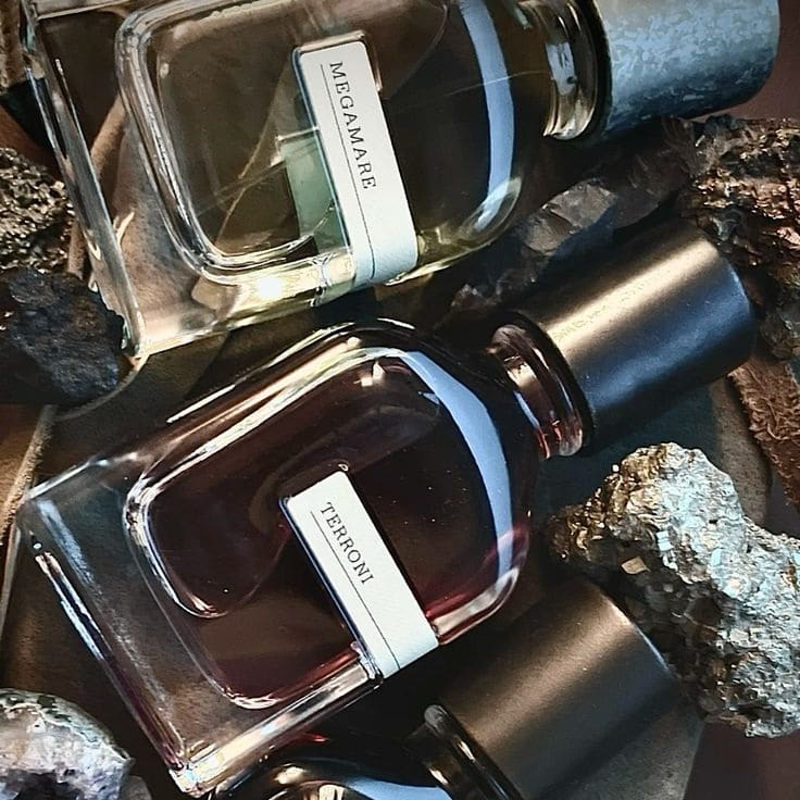 «تفاوت عطر اورجینال مگاماره با تستر بدون جعبه را چگونه تشخیص دهیم؟»